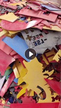 PVC发泡板废料，二白和彩色刻字板粉碎料也要，长期回收