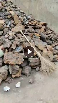 出售炼锌下来的含铅锌渣铁，锌12度，铅6度，铁50多度