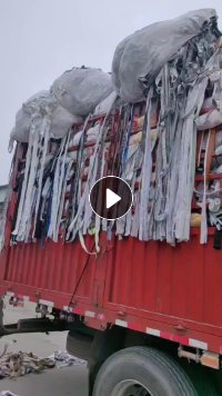 大量出售PVC人造革，月供300吨