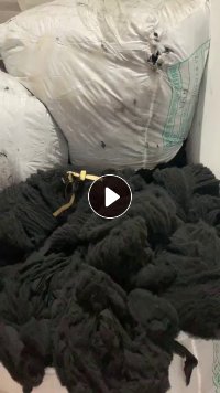 出售黑色化纤无纺布边，月供20多吨