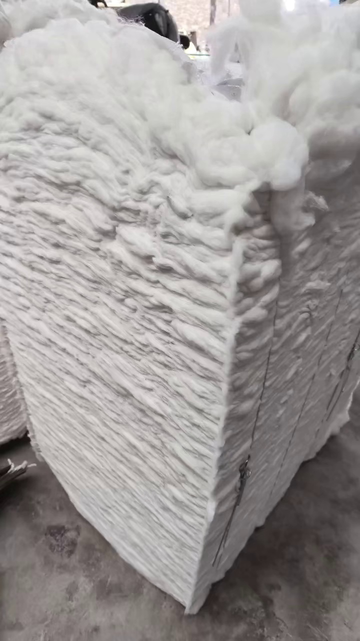 长期大量供应化纤开花棉，绒长质量好