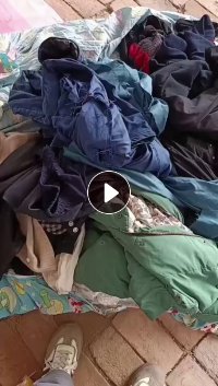 出售衣服黑料，夏装，鞋子，包包，羽绒服，够车，20吨