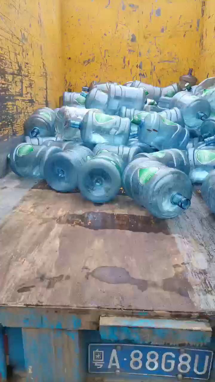 出售桶装水毛料，现货700个