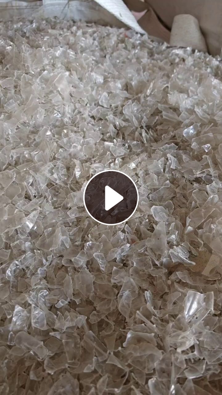 出售矿泉水瓶破碎料，现货20吨