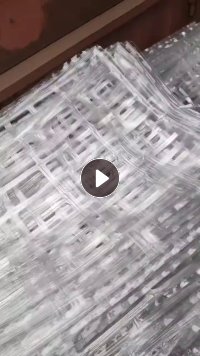 长期收购PET吸塑盒毛料，吸塑厂下来的比边角料，月需300吨 