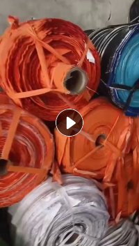 出售软质PVC废料，PVC广告布卷边料，现货一挂车30吨