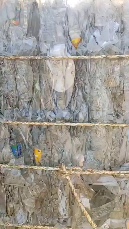 出售蓝白瓶砖，月供十几吨