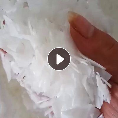 出售油膜破碎料，已清洗干净，可以直接上机，环保公司下来的废料破碎