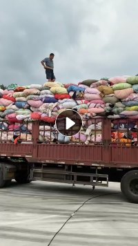 长期出售旧衣服黑料，下脚料，垃圾鞋，服装边角料，燃烧料等，货在河南郑州