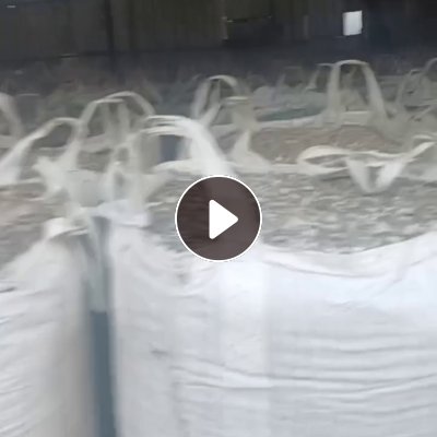 出售大小白破碎料，干粉未清洗，大白只有十吨，小白有120吨左右