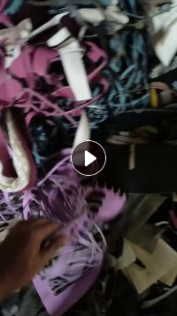 长期出售pvc箱包革边角料，月供200吨左右