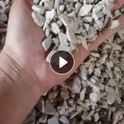 出售PVC发泡板破碎料，护墙板破碎料