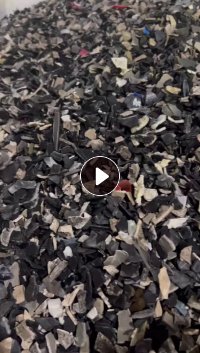 长期出售汽车内饰破碎料，保险杠破碎料，过18°盐水，清洗甩干除铁的