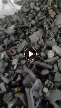 出售橡胶炼油料,出油率40%,马上要一车了,13米的,30吨左右