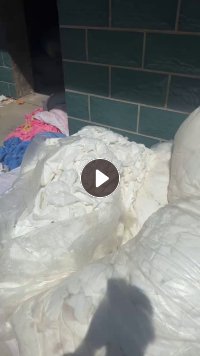 长期大量出售涤纶废布料，白色，浅三色，黑色 都有，现货一百多吨