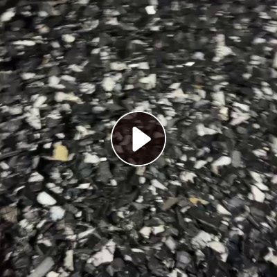 长期出售保险杠破碎料，带漆过水过磁选，现货50吨左右，每个月固定一挂车