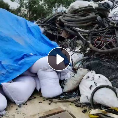 出售橡胶炼油料，有管子输送带等，现货1挂车