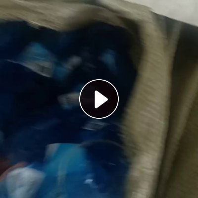 出售芯片封装厂PVC蓝膜边角料，每月8吨