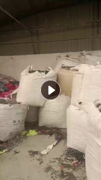 长期出售PVC箱包革破碎料，现货50吨