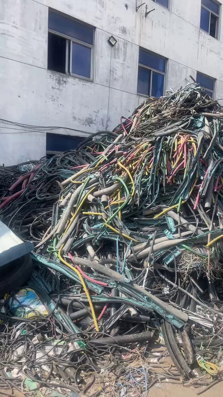 出售橡胶电缆皮，现货有一挂车