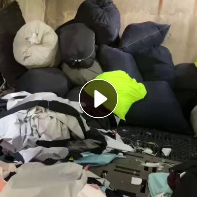 长期大量出售防水透湿的冲锋衣边角料，冲锋衣废料，月供十吨左右