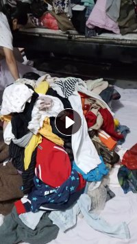 出售旧衣服统货，箱子货，现货有十几吨，货在浙江绍兴