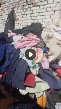 出售旧衣服黑料，旧衣服，现货十吨左右