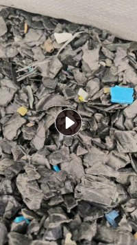 出售PP电瓶壳清水沉底破碎料，干净无杂质，冲击9个多，现货100吨