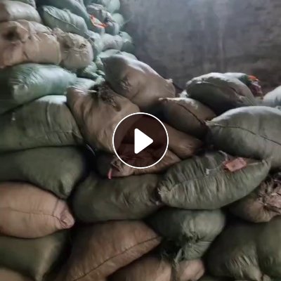 大量出售袜子边角料，涤纶废布，涤纶边角料，含百分之十的氨纶，现货15吨左右