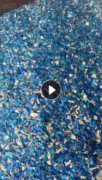 长期出售花乙破碎料，小蓝桶破碎料，涂料桶破碎料，大小白破碎料，全漂已清洗甩干，现货10几吨