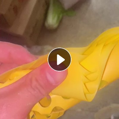 厂家出售软质PVC雨衣裁剪下来的边角料，现货6吨，长期有货