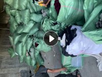 长期出售布碎，碎布，各种服装碎布统货，人棉碎布多，现货100吨左右