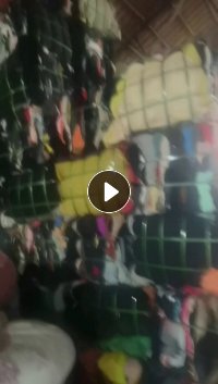 出售旧衣服黑料，压包好的，现货够9.6米一车，货在江苏南京