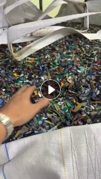 长期出售全漂纯机油壶破碎料，月供30吨左右