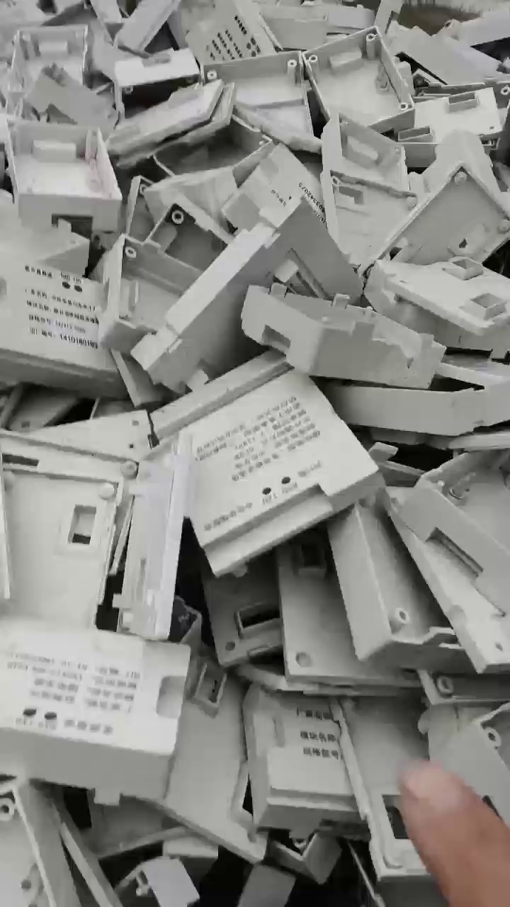 长期出售加纤尼龙废料，月供100吨