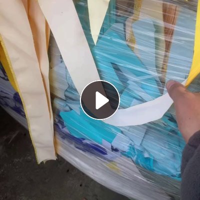 出售充气城堡下来的PVC箱包革废料，420D牛津布废料，含1%左右的600D废料，月供五六十吨