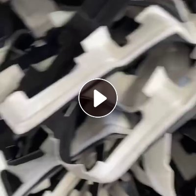 长期出售pet汽车内饰料，涤纶汽车内饰料，汽车内饰料边角料，带一层薄薄的胶水，现货30吨左右