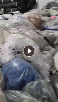 出售杂色的涤纶废布，涤纶边角料，涤纶布条，现货9.6米一车