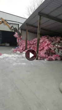 出售阻燃硅胶，大量现货，图片是pet复合料