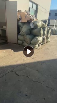 出售纺织厂下来白的涤纶废丝，现货有几十吨，货在安徽六安