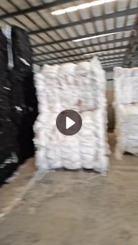 长期出售黑色的涤纶水丝，涤纶废丝，月供十几吨