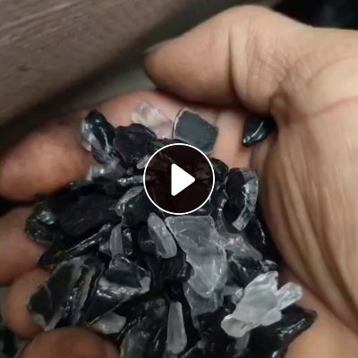 出售汽车大灯PC破碎料，黑加白，现货九米六一车