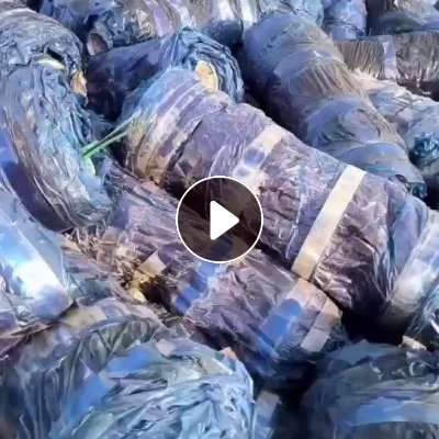 出售PVC复合料，带胶的，现货200吨，价格300元/吨，可破碎做路锥，交通设施