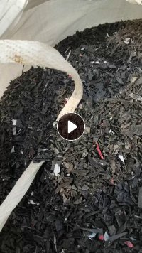 长期出售黑色涂料桶破碎料，月供60吨