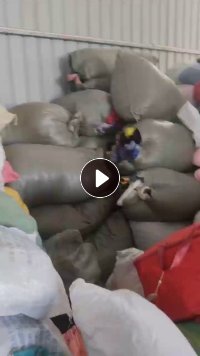 长期出售羽绒服，现货1吨多，货在广东梅州