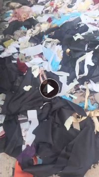 长期大量出售服装下脚料 涤氨料子，目前100吨左右，带纸浆。杂色都堆在一起没有分拣开，厂在河南商丘
