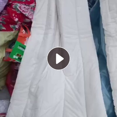出售学生被子，学生褥子，现货三四百条，学校物资