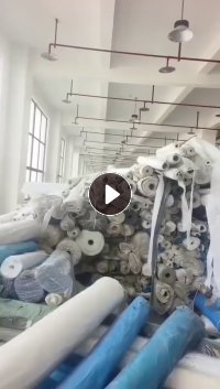 出售挂浆的库存无纺布,无纺布卷材,做衣服内衬用的,蓝色,白色都有,现货9.6米两车