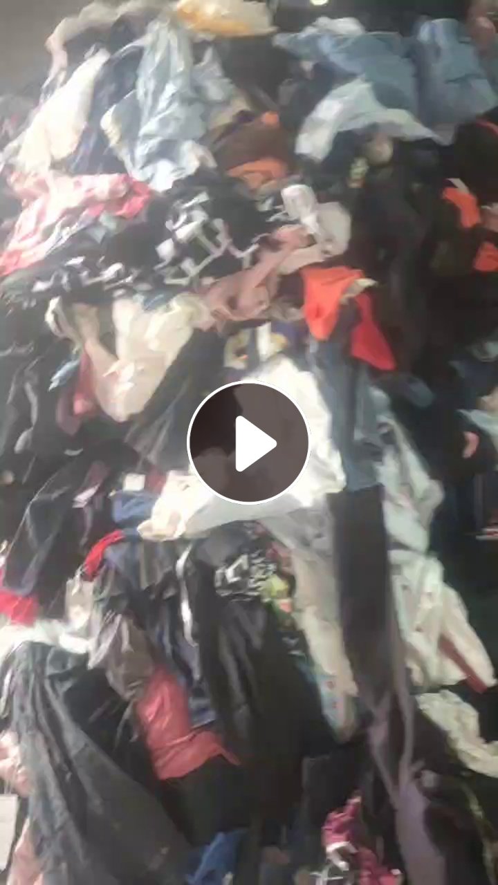 长期出售旧衣服统货，市区货，现货三四十吨