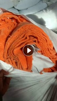 长期出售涤纶废布，珊瑚绒下脚料，珊瑚绒布，浅色占百分之八十，可做泡料用，月供20吨左右